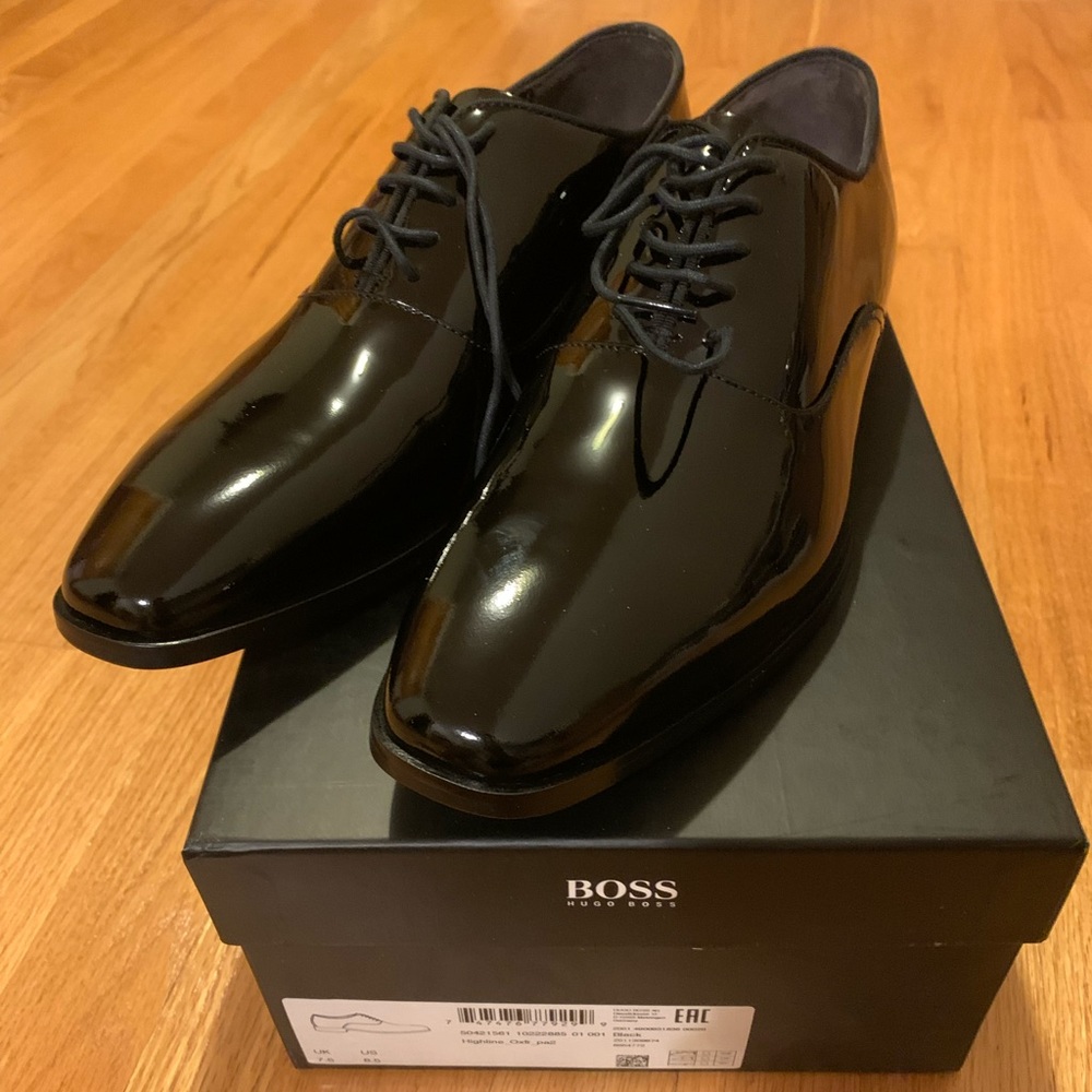 Hugo boss dress shoe (NEW)